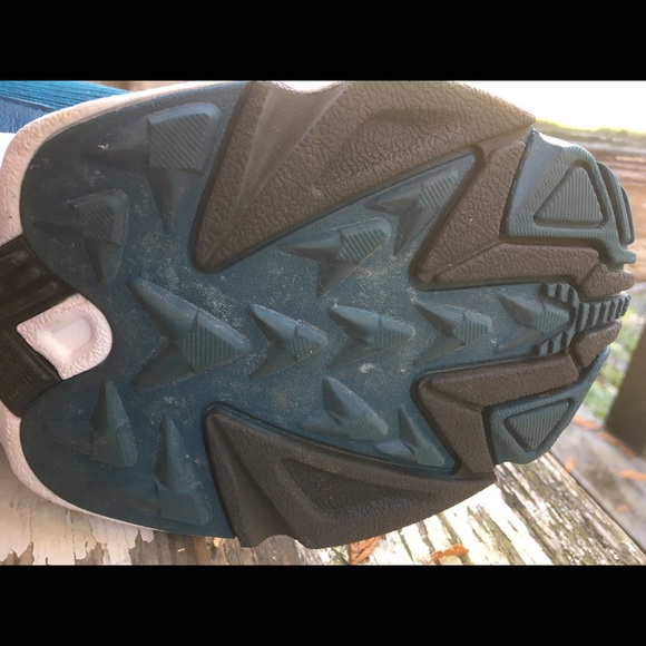 Adidas size 7.5. Like new. - Picture 5 of 5